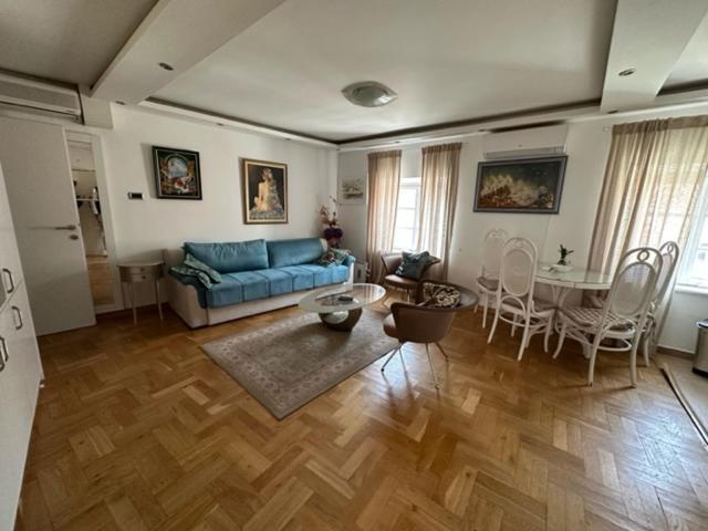 Cozy Old Town Apartment, 부드바 외부 사진