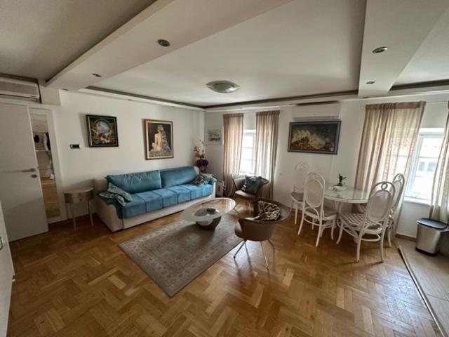 Cozy Old Town Apartment, 부드바 외부 사진