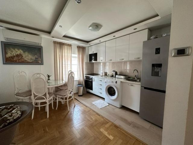 Cozy Old Town Apartment, 부드바 외부 사진